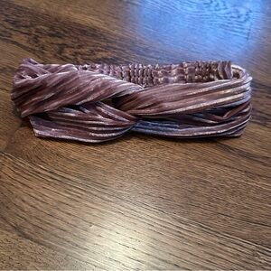 NWOT Velvet Twisted Headband in Mauve